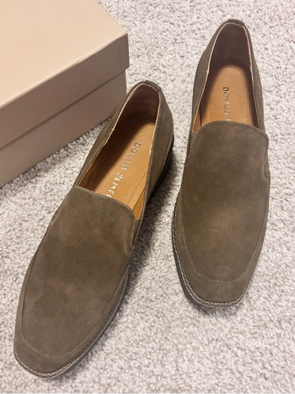 Donald Pliner Wallis Slip On Shoes - Picture 4 of 7